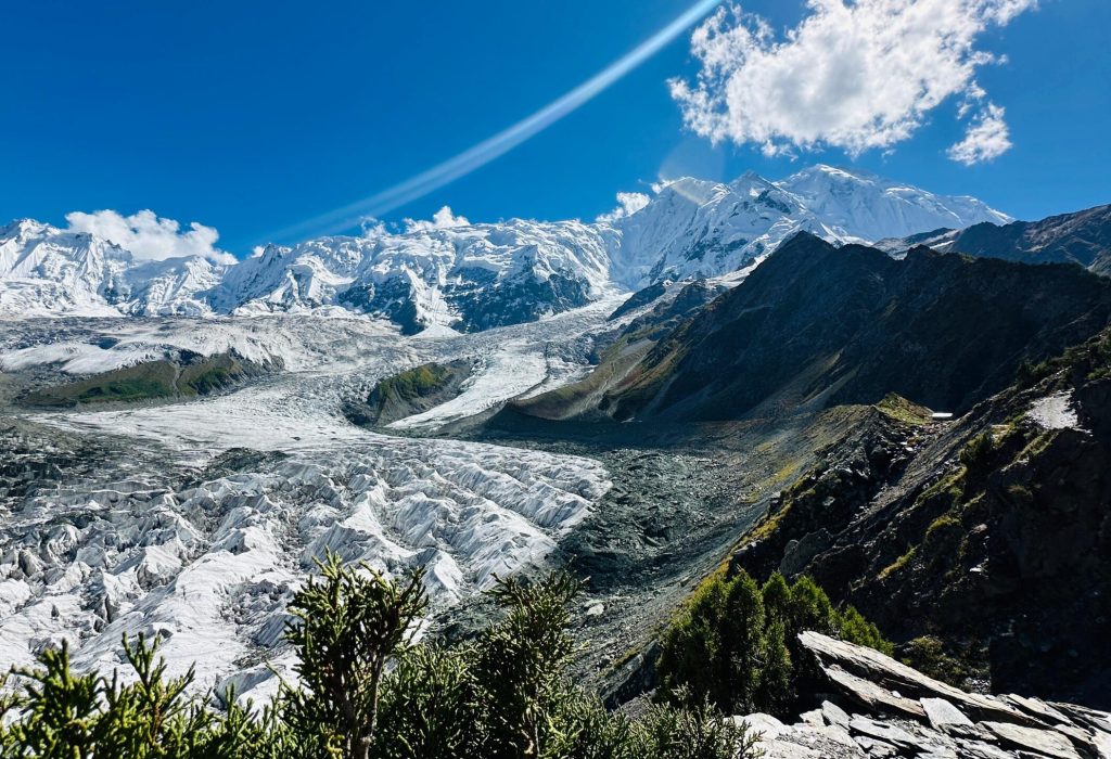 d66ad71d-afe7-4c1e-aa56-2e2b7e182571 Rakaposhi view point